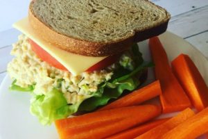 tuna-chick-salad-vegmydish.com
